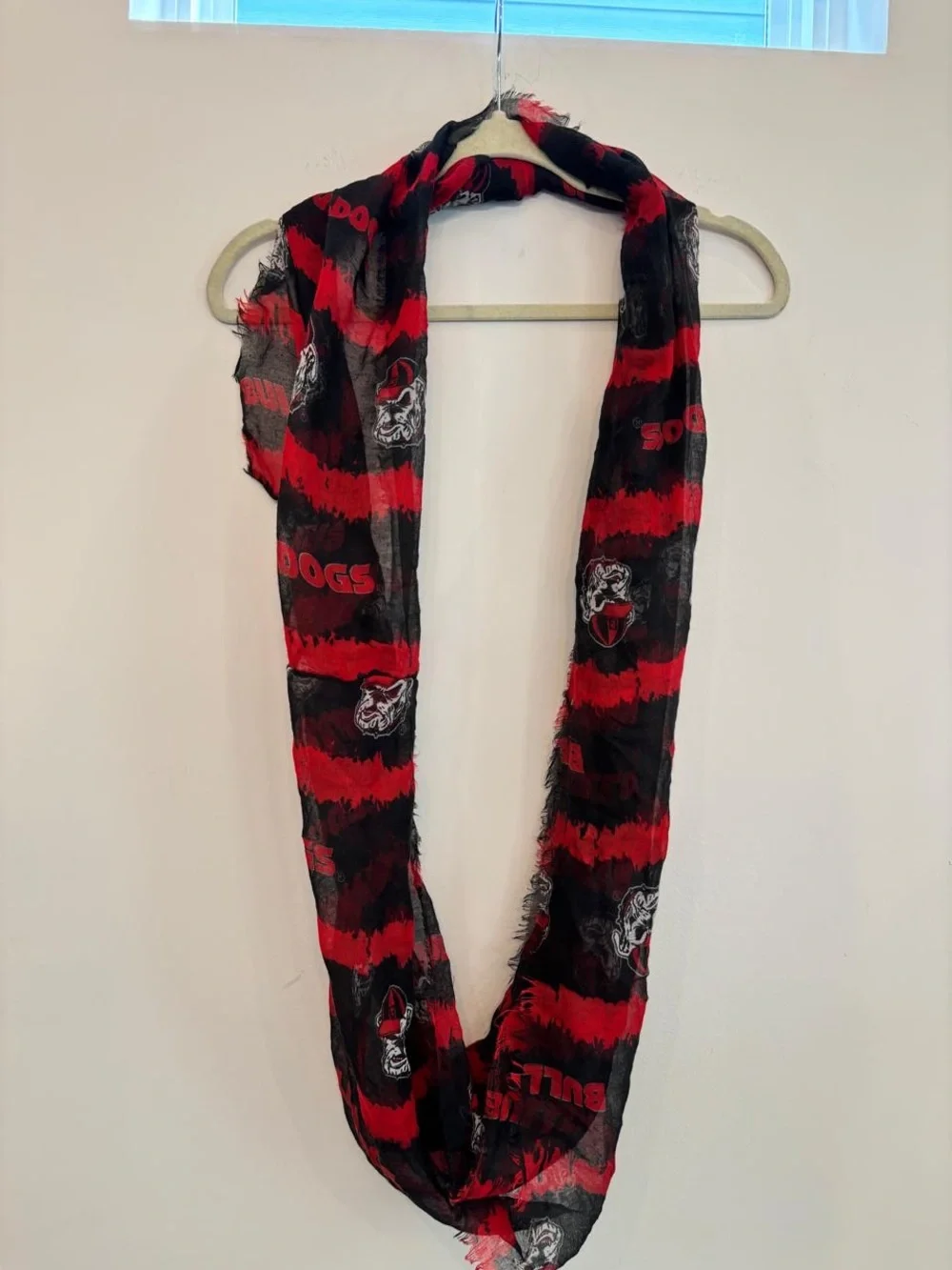 Georgia Bulldogs UGA NCAA Sheer Infinity Scarf Red Black Lightweight #C17